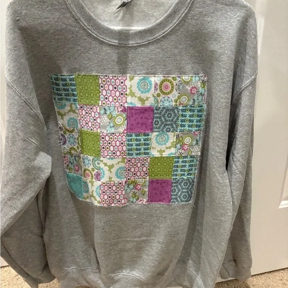 NWOT Hand Crafted gray sweatshirt with quilted patch - Picture 9 of 15